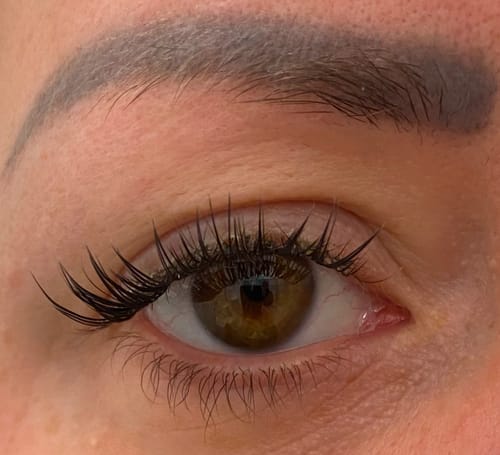 Customer photo review of Lily Blossom - Pre glued Lashes