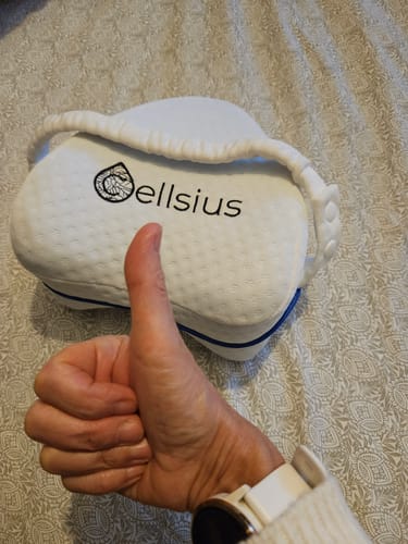 Avis photo d'un client sur Coussin Orthopédique Genoux Cellsius - Le secret d'un sommeil sans douleur