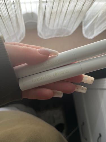 Customer photo review of Sérum pour croissance de cils - Des cils plus longs et plus épais naturellement !