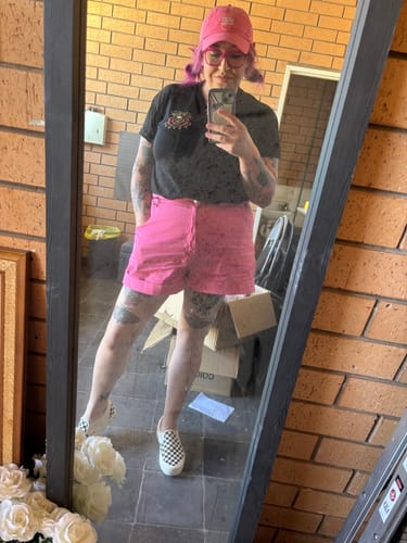 Customer photo review of Utility Shorts - Saltlake Pink