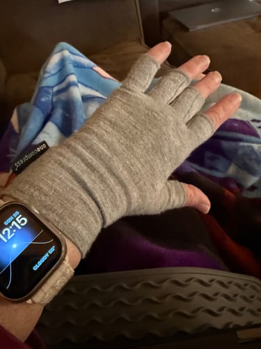 Customer photo review of Premium Onecompress™ Gloves