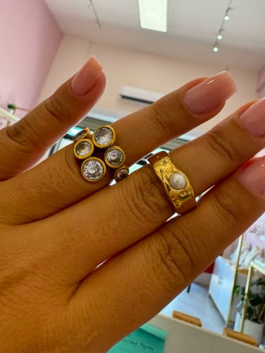 Customer photo review of Single Pearl 18k Gold Ring