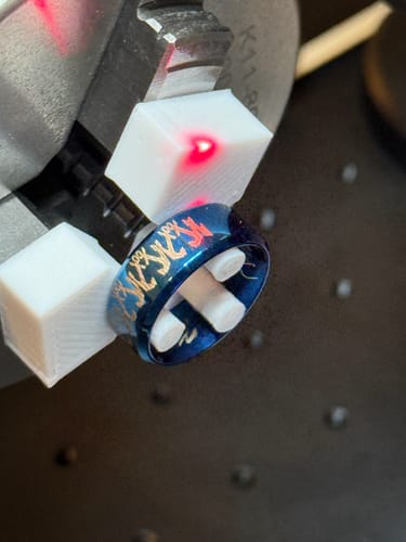 Customer photo review of Monport 80MM Three Jaws Rotary Axis Attachment with a Scale Dial (for Fiber Engravers only)