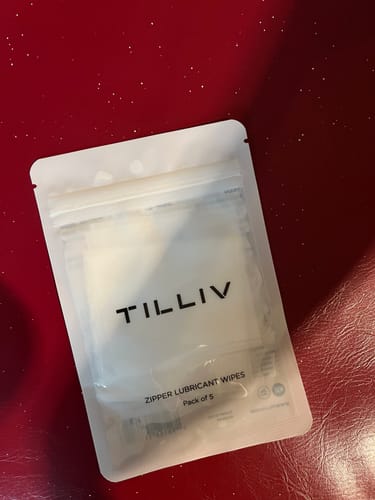Customer photo review of TILLIV Zipper Lubricant Wipes
