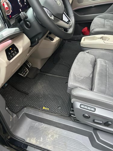 Andreas H. review of Fußmatten für Van - Kofferraumwanne image 1 out of 3