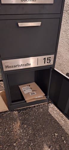 Customer photo review of AlbersDesign Stand-Paketbox PB1 anthrazit (RAL7016) personalisiert mit Edelstahl-Schild