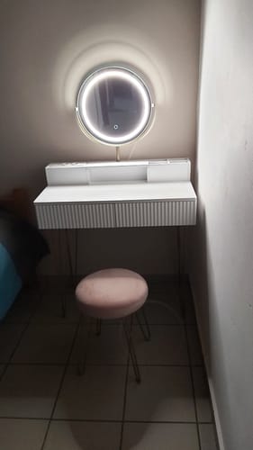 Customer photo review of Τραπέζι Μπουντουάρ Μακιγιάζ Tουαλέτας Με Σκαμπό Κρεβατοκάμαρας Καθρέφτης Αφής Ρυθμιζόμενης Φωτεινότητας με πρίζες USB RV-T019W01