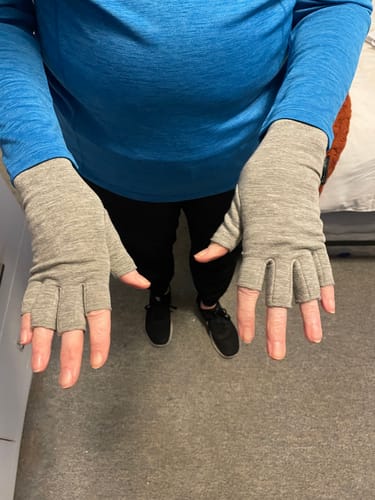 Customer photo review of Premium Onecompress™ Gloves