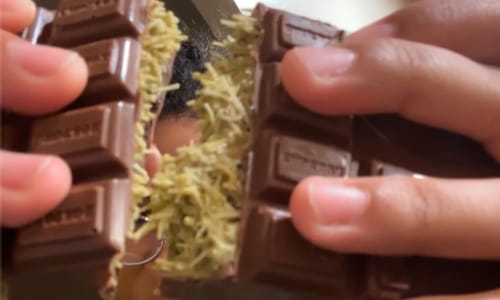 Customer photo review of KNAFEH STUFFED CHOCOLATE BAR