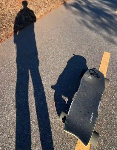 Customer photo review of Tynee® Stinger Long Range DKP Electric Skateboard & Shortboard