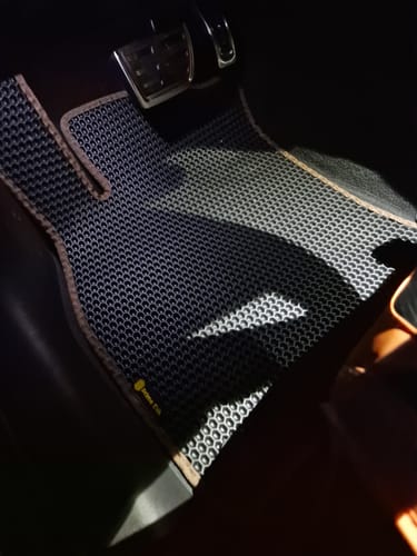 Claudiu F. review of Auto Fußmatten nach Maß - Komplettset image 1 out of 2