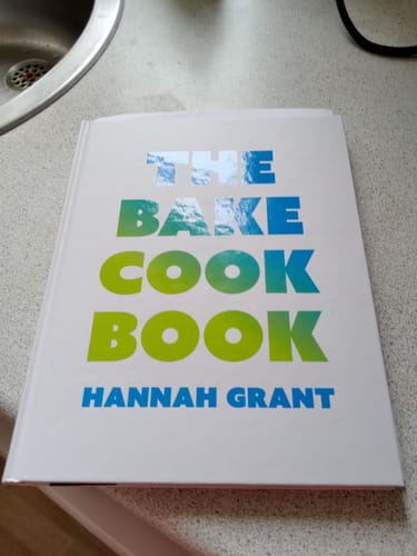 Customer photo review of The Bake Cookbook Pakke