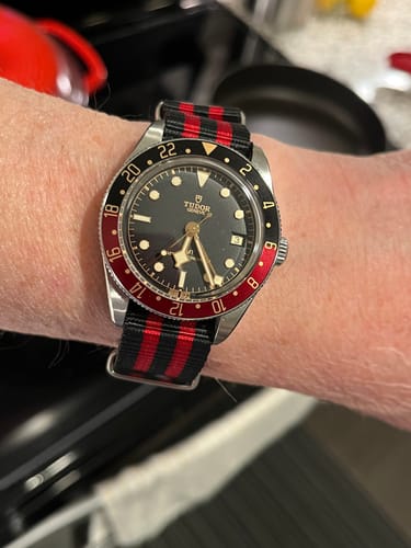 Customer photo review of Original - Bond Scarlet Knight