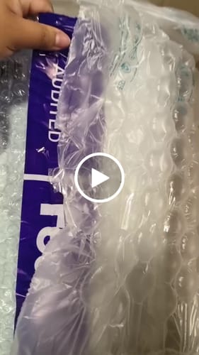 Customer video review of IU - GENRE 2025 SEASON'S GREETINGS