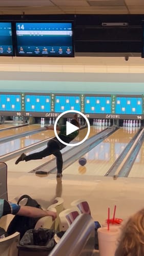 Customer video review of MALLORY CLARK 2024 - HALLOWEEN SMOKE GREEN - BOWLING JERSEY