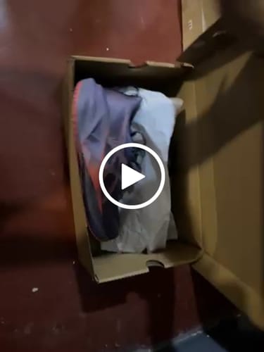 Customer video review of Asics Novablast 5 Hombre Greysih Purple