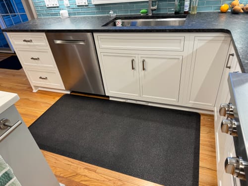 Lindsay A. review of Granite Classic – Onyx image 1 out of 2