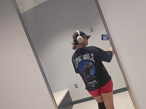 Customer photo review of OVERSIZED "FEARLESS" T-SHIRT BLACK