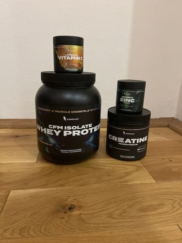 Zákaznická recenze s fotkou produktu Creatine Monohydrate