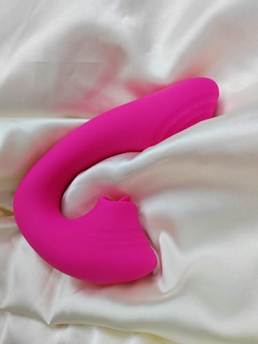 Customer photo review of Dena Tongue Licking Vibrator