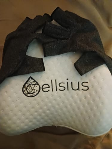 Avis photo d'un client sur Coussin Orthopédique Genoux Cellsius - Le secret d'un sommeil sans douleur