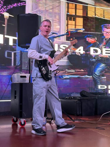 Customer photo review of CFG SonikSphere 5.8GHz High-Fidelity Guitar/Bass Wireless System