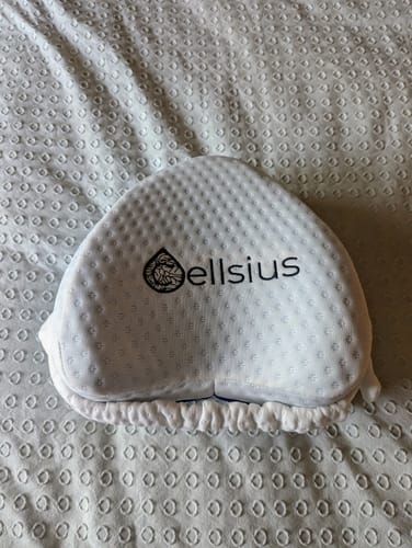 Avis photo d'un client sur Coussin Orthopédique Genoux Cellsius - Le secret d'un sommeil sans douleur