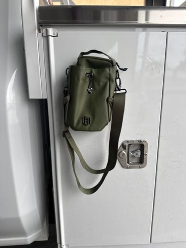 Customer photo review of MAGNETIC BOTTLE BAG