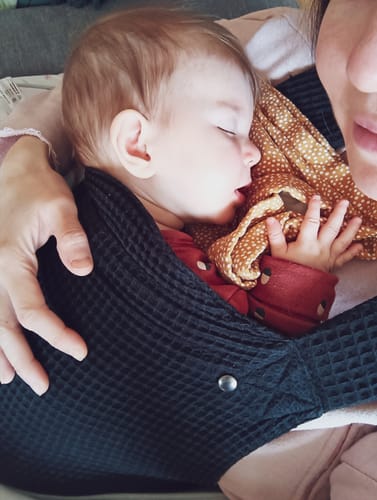 Customer photo review of Minuit Exquis Baby Carrier