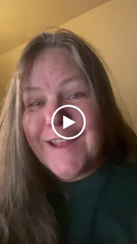 Customer video review of Hannah Long Sleeve Top - Forest