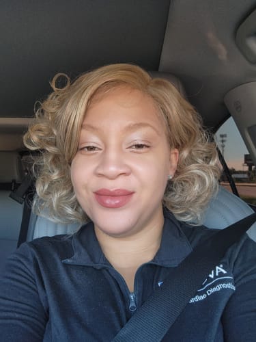 Customer photo review of Outre Glueless HD Lace Front Wig - VIETTA
