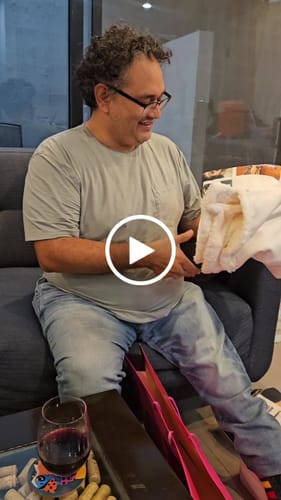 Customer video review of Cobija frazada personalizable corazón de fotos