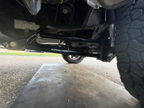 Customer photo review of 2005-2016 Ford SuperDuty Adjustable 4-Link Conversion Kit | Stock to 10” Lift