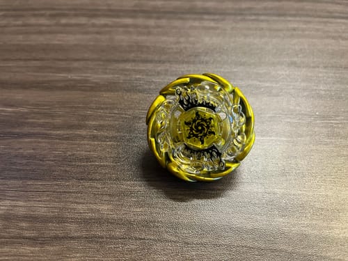 Customer photo review of Gold Sol Blaze Beyblade V145AS Takara Tomy