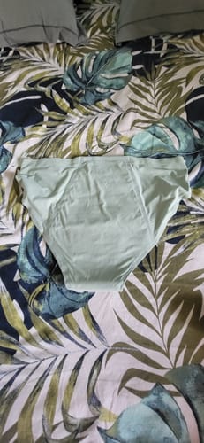 Customer photo review of Culotte Menstruelle Nina sans coutures (taille haute) - Edition Limitée