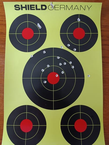 Customer photo review of SHIELD Splatter Targets 10er Pack 45x30cm - 01