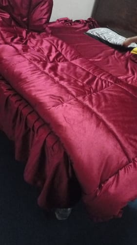Customer photo review of LA PAZ COMFORTER SET- 6 PCS