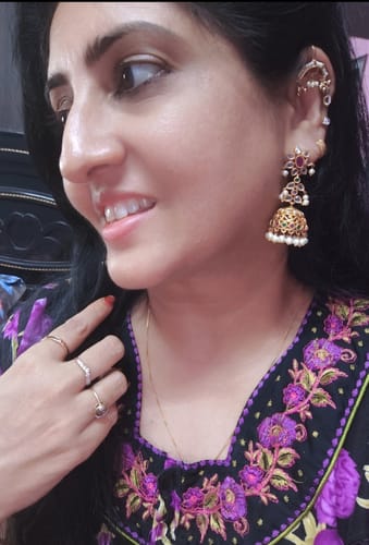 Customer photo review of Shruti 22k Gold Plated Earcuff