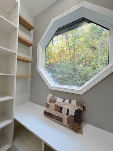 Jessenia G. review of White Oak Floating Shelves image 1 out of 1