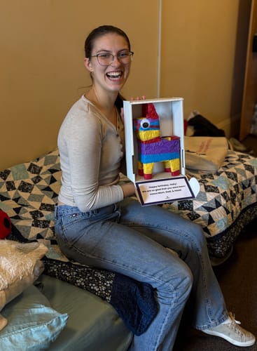 Customer photo review of Confetti Birthday Piñatagram