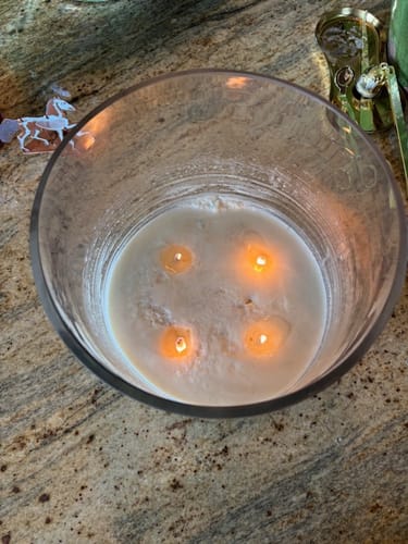 Customer photo review of Baby Big Ass Candle (150 oz, 300-500 hours)