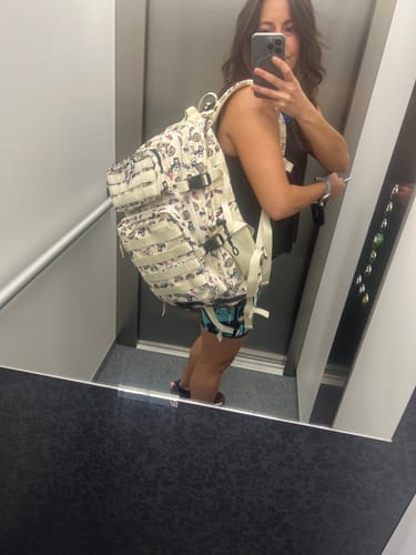 Customer photo review of Mochila Táctica V1 45L All in Sweet Cream