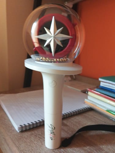 Customer photo review of Stray Kids OFFICIAL LIGHT STICK VER.2