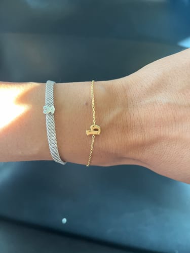 Customer photo review of Pulsera Con Inicial Minuscula