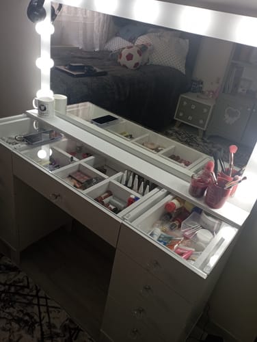 Customer photo review of Rani BJ137 Hollywood Işıklı Aynalı Kulis Makyaj Masası Cam Tablalı 11 Çekmeceli Takı Düzenleyici Beyaz