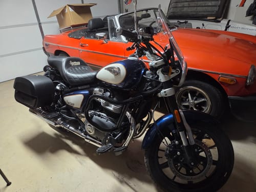 Customer photo review of 28L - Pantheon Medium Quick Mount Royal Enfield Super Meteor 650 Motorcycle Saddlebags