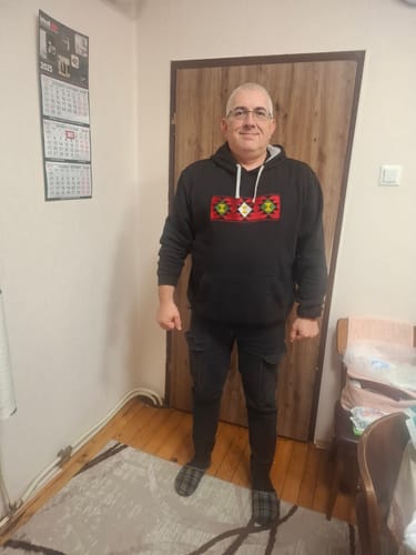 Customer photo review of Мъжка блуза с качулка "Род"