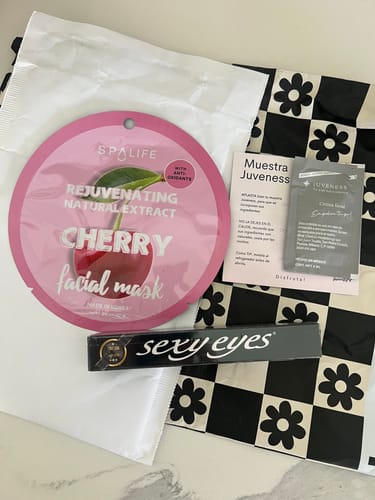 Customer photo review of Sexy Eyes – Lash Growth Serum