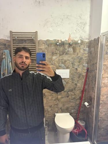 undefined review of Tuta Lacoste Paris image 1 out of 2