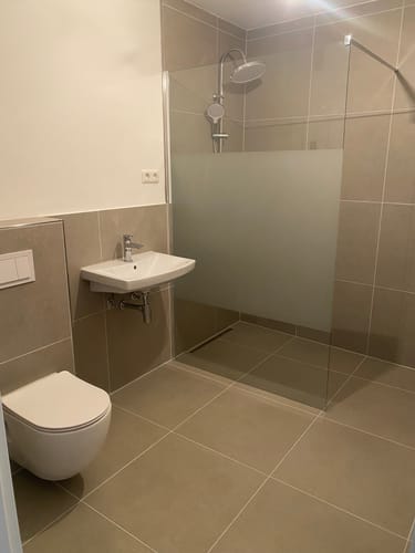 Customer photo review of SONNI Walk In Dusche Duschabtrennung Duschwand Nano Milchglas(teilsatiniert) Glasstärke 8/10mm Breite 70-140cm